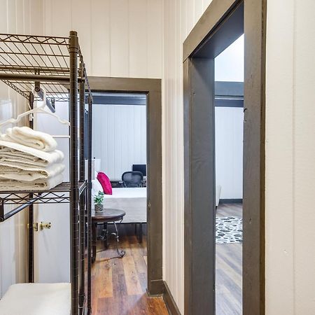 Modern Greenwood Studio Less Than 1 Mi To Downtown! Extérieur photo
