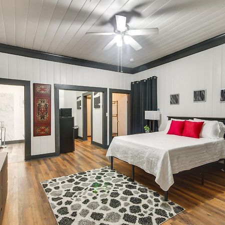Modern Greenwood Studio Less Than 1 Mi To Downtown! Extérieur photo