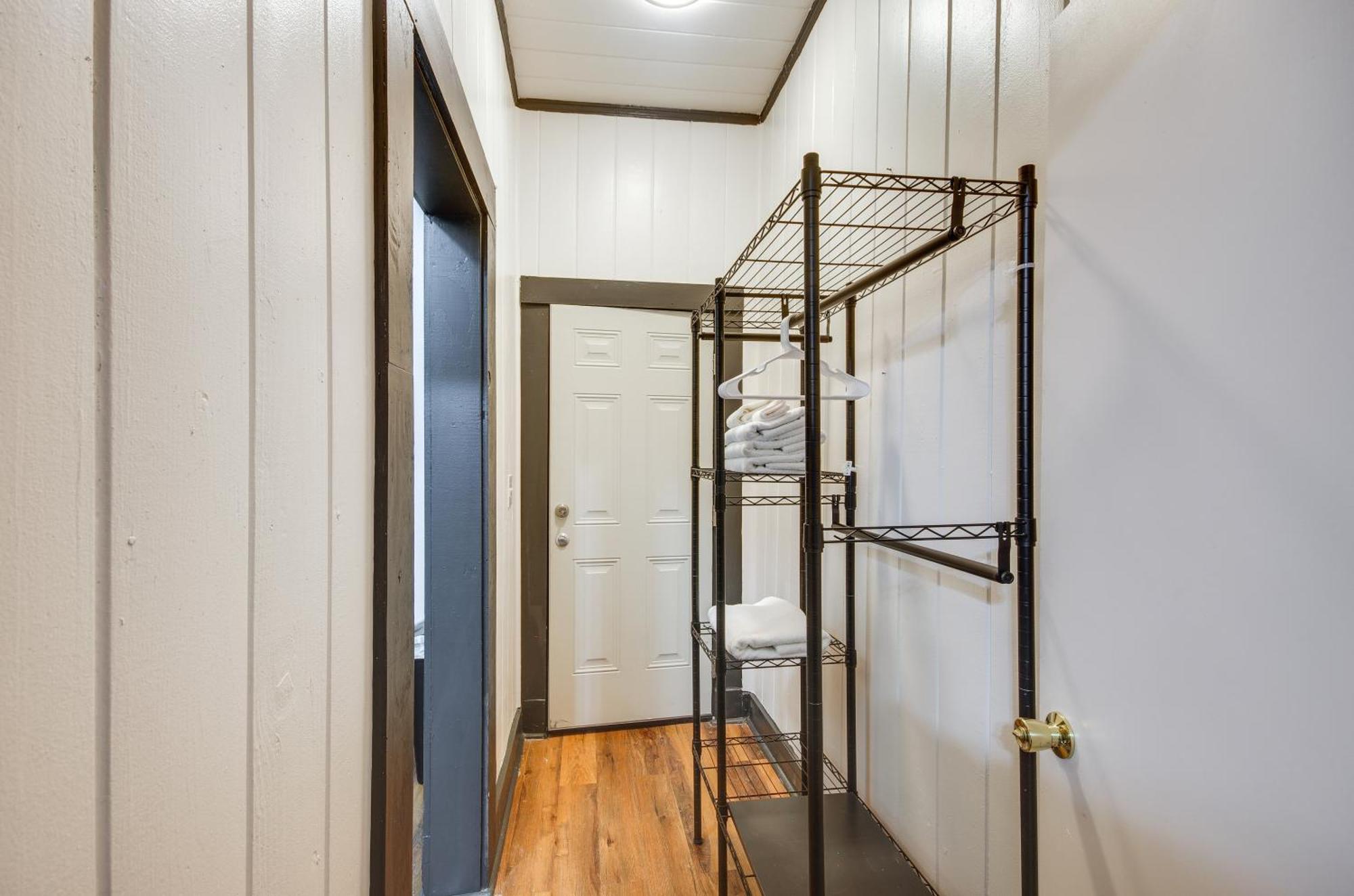 Modern Greenwood Studio Less Than 1 Mi To Downtown! Extérieur photo